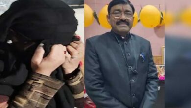 ग्वालियर जिले के तत्कालीन तहसीलदार शत्रुघ्न सिंह चौहान ने कोर्ट में सरेंडर किया