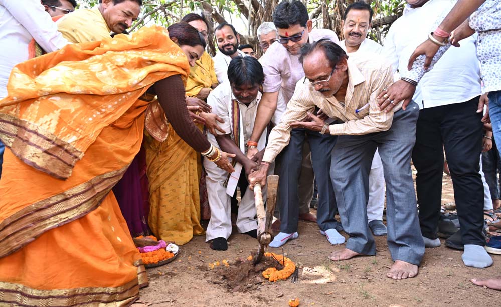 सरकार ग्रामीण क्षेत्र के विकास के लिए प्रतिबद्ध : राजस्व मंत्री वर्मा सरकार ग्रामीण क्षेत्र के विकास के लिए प्रतिबद्ध : राजस्व मंत्री वर्मा