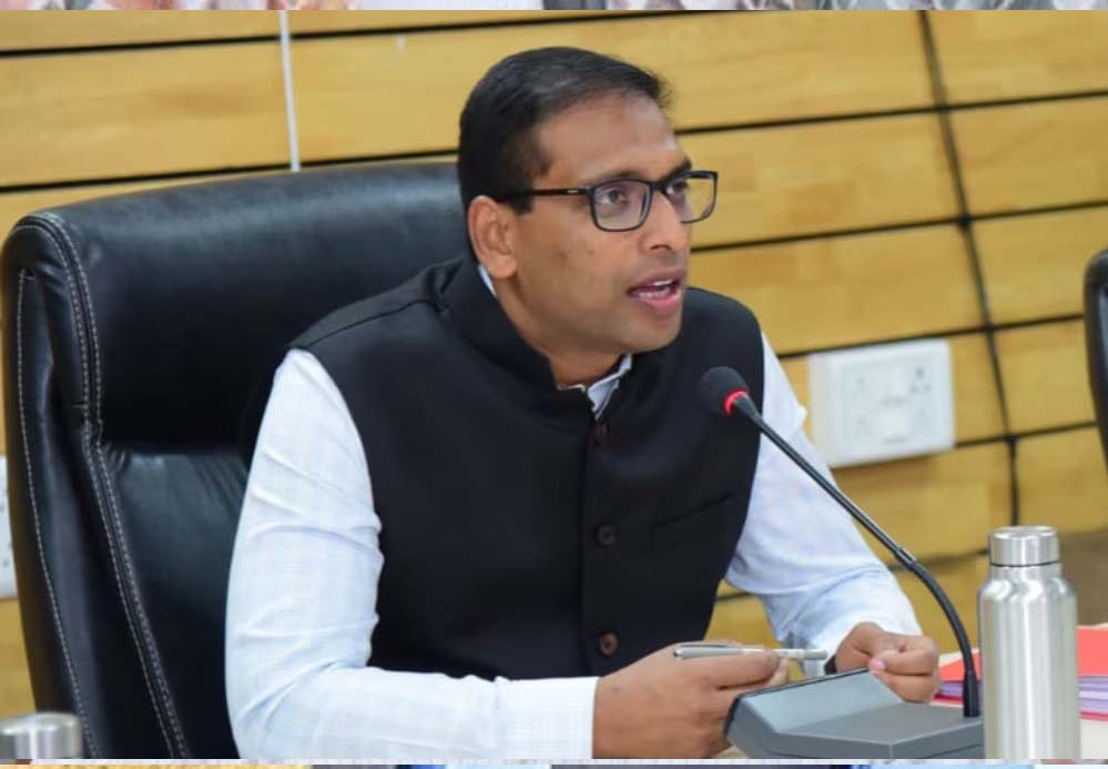 सबक : इंदौर के सभी पर्यटन स्थलों पर लगेंगे कैमरे, लगातार होगी निगरानी, कलेक्टर आशीष सिंह ने दिए निर्देश