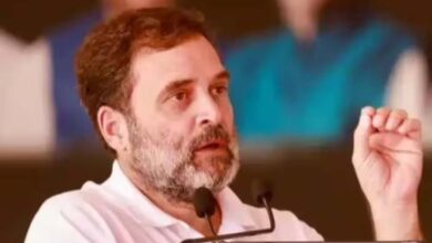राहुल गांधी ने पार्टी नेताओं को निर्देश देते हुए कहा कि गुटबाजी खत्म करें और मिलकर कामकरें