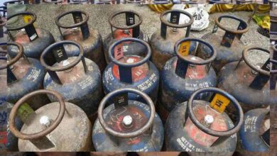 राहत : LPG सिलेंडर के दाम में कमी, हवाई सफर होगा सस्ता… आज से देश में लागू हुए ये 5 बड़े बदलाव!