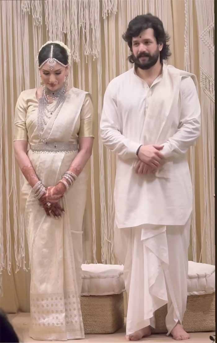 साउथ सुपरस्टार नागार्जुन के घर फिर जश्न का माहौल, छोटे बेटे अखिल ने गर्लफ्रेंड संग रचाई शादी साउथ सुपरस्टार नागार्जुन के घर फिर जश्न का माहौल, छोटे बेटे अखिल ने गर्लफ्रेंड संग रचाई शादी
