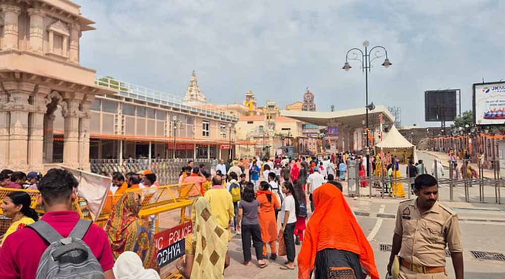 अयोध्या में हाईटेक होगी राम नगरी की सुरक्षा, संदिग्ध का स्केच डालते ही लोकेशन बता देगा सॉफ्टवेयर अयोध्या में हाईटेक होगी राम नगरी की सुरक्षा, संदिग्ध का स्केच डालते ही लोकेशन बता देगा सॉफ्टवेयर