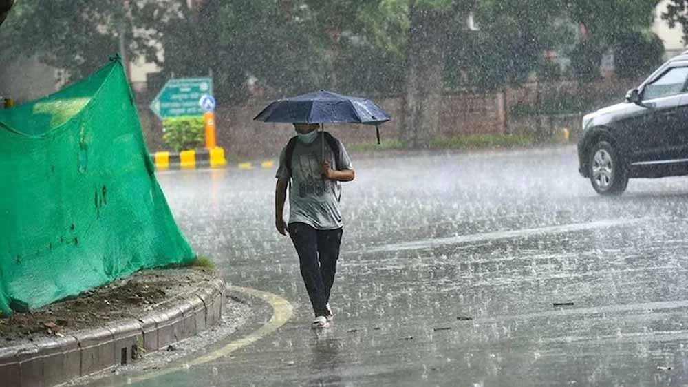 उत्तर भारत समेत कई इलाकों में अगले छह दिनों तक भारी से बहुत भारी बारिश होने की चेतावनी जारी उत्तर भारत समेत कई इलाकों में अगले छह दिनों तक भारी से बहुत भारी बारिश होने की चेतावनी जारी