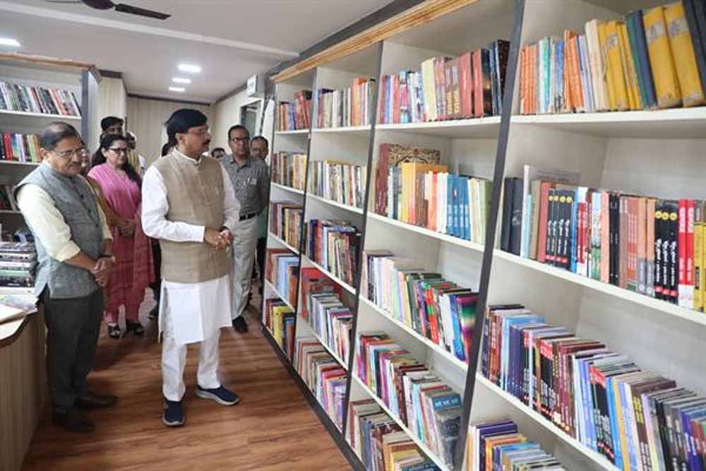 बुंदेली साहित्य के विकास के लिए बुंदेलखंड साहित्य अकादमी की होगी स्थापना : राज्य मंत्री लोधी बुंदेली साहित्य के विकास के लिए बुंदेलखंड साहित्य अकादमी की होगी स्थापना : राज्य मंत्री लोधी