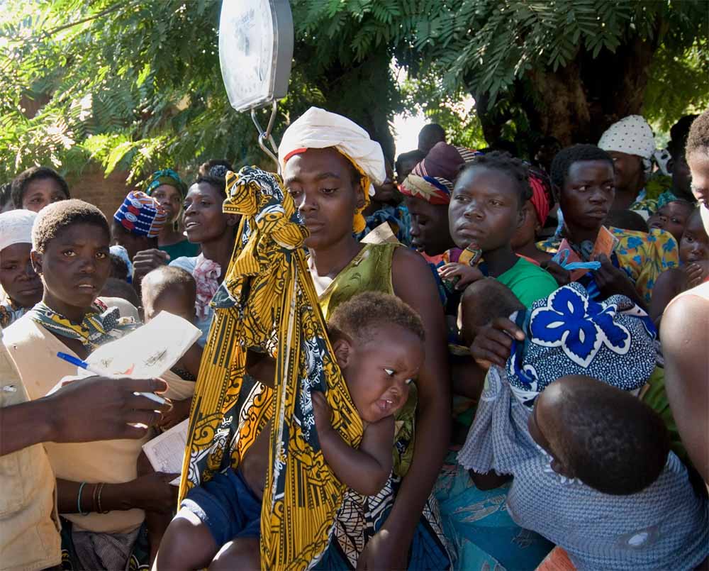 दुनिया की आबादी 8 अरब के पर पहुंच गई है और एक अनुमान के मुताबिक धरती पर फिलहाल 300 से ज्यादा धर्म दुनिया की आबादी 8 अरब के पर पहुंच गई है और एक अनुमान के मुताबिक धरती पर फिलहाल 300 से ज्यादा धर्म