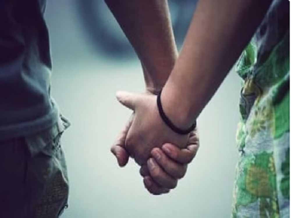 कन्नौज में एक महीने पहले ही ब्याह कर आई युवती घर से पति के साथ निकली और राह में प्रेमी के साथ भागने का किया प्रयास