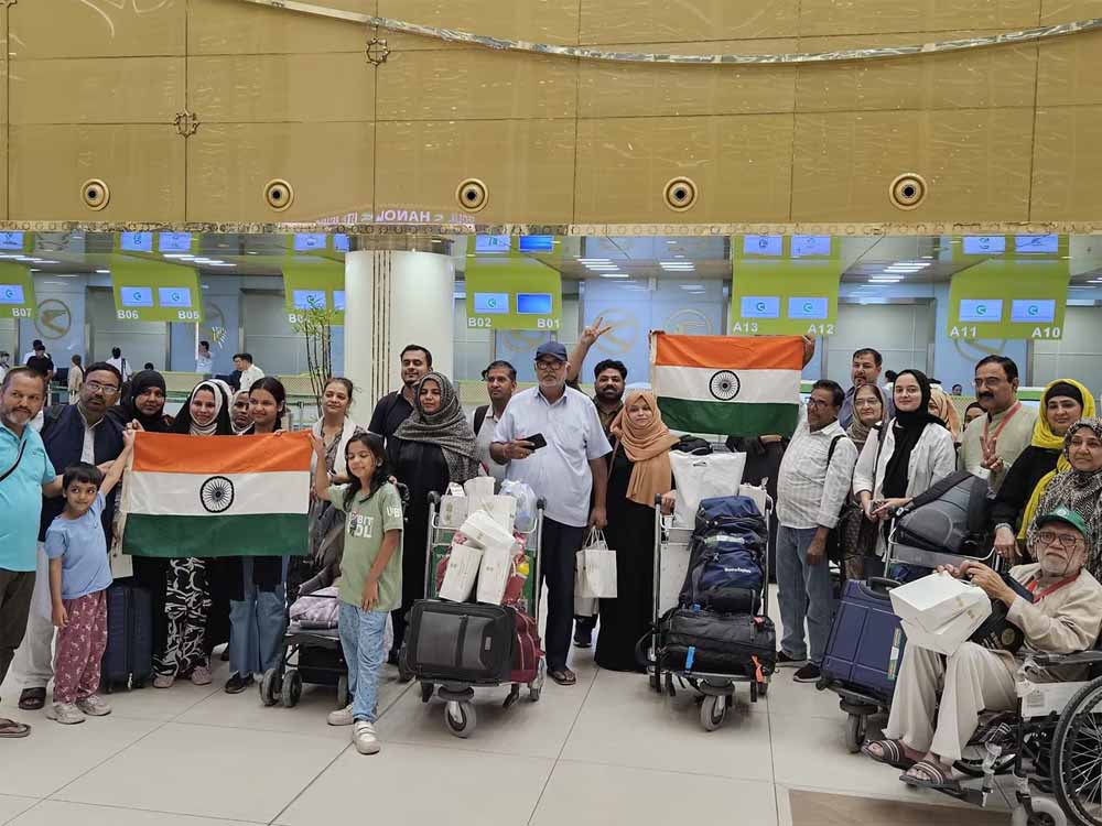 ईरान ने सिर्फ भारत के लिए खोला एयरस्पेस, 1000 भारतीय आ रहे दिल्ली, भारतीय कूटनीति की बड़ी जीत ईरान ने सिर्फ भारत के लिए खोला एयरस्पेस, 1000 भारतीय आ रहे दिल्ली, भारतीय कूटनीति की बड़ी जीत