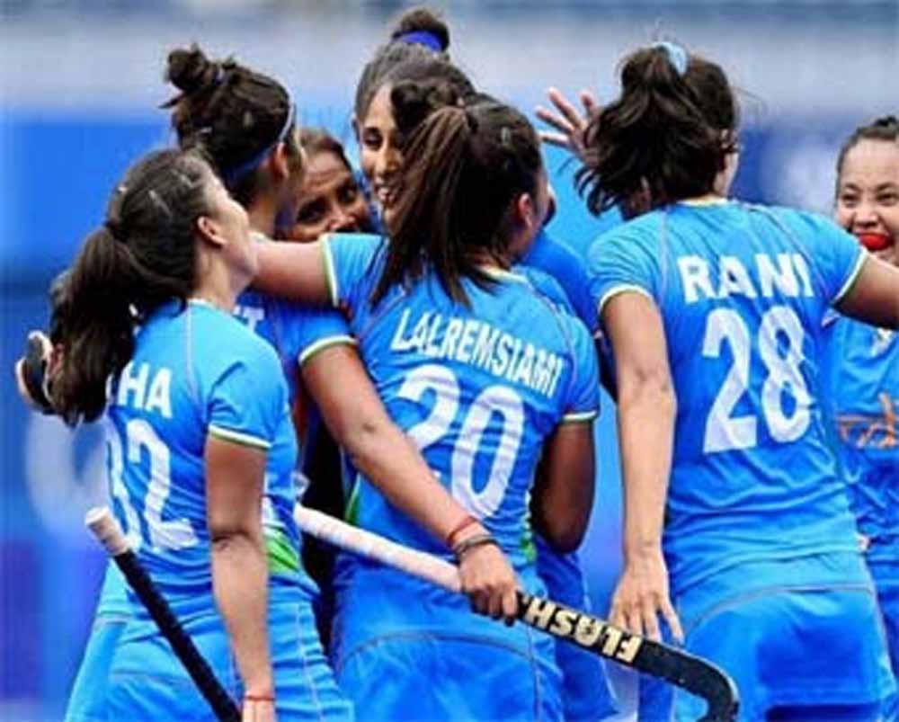 भारतीय जूनियर महिला हॉकी टीम ने यूरोप दौरे में अपना अपराजेय अभियान जारी रखते हुए ऑस्ट्रेलिया को 2-1 से हराया भारतीय जूनियर महिला हॉकी टीम ने यूरोप दौरे में अपना अपराजेय अभियान जारी रखते हुए ऑस्ट्रेलिया को 2-1 से हराया