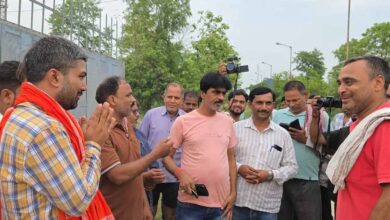 चर्चित यूट्यूबर मनीष कश्यप बीजेपी में शामिल होने के लिए जनता से घूम-घूमकर माफी मांगने लगे