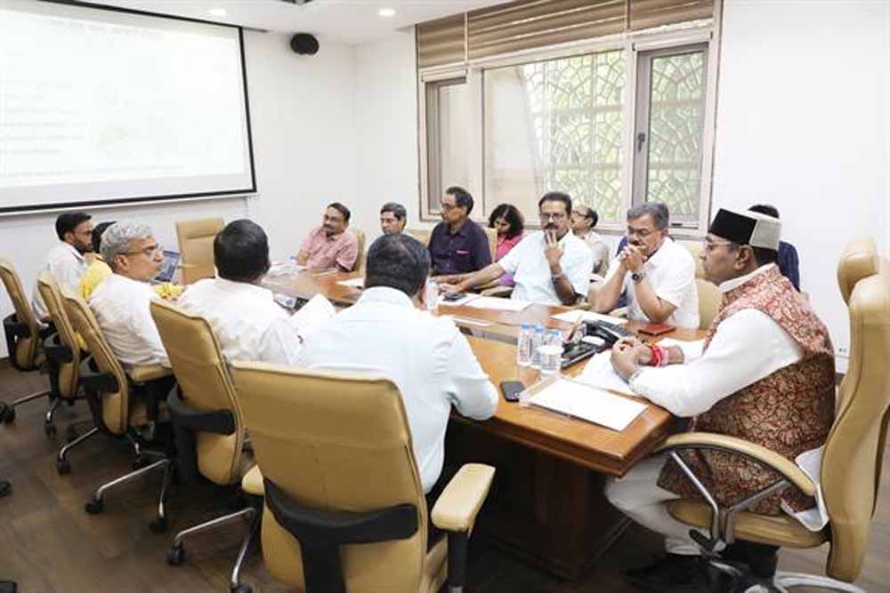 मंत्री सारंग ने ली सहकारिता विभाग की समीक्षा बैठक