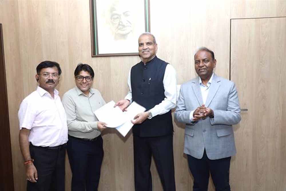 मध्यप्रदेश राज्य निर्वाचन आयोग 25 हजार ईव्हीएम महाराष्ट्र राज्य निर्वाचन आयोग को देगा, दोनों आयोग के बीच हुआ एमओयू