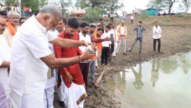 पुराने जल स्रोतों को संवारना और पौधे लगाना जरूरी तभी आगामी पीढ़ी के लिए होगा पर्याप्त जल : मंत्री पटेल