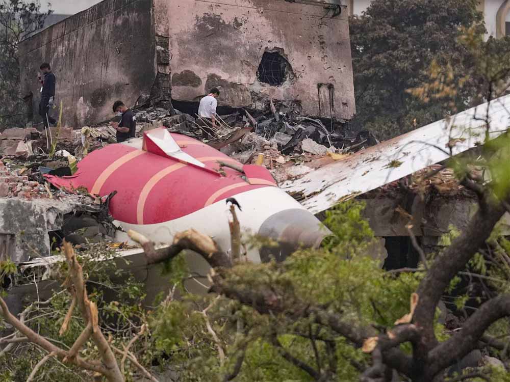 अहमदाबाद प्लेन क्रैश से सबक, बोइंग के ड्रीमलाइनर 787-8 विमान को उड़ानों से दूर रखने पर विचार कर रही है सरकार