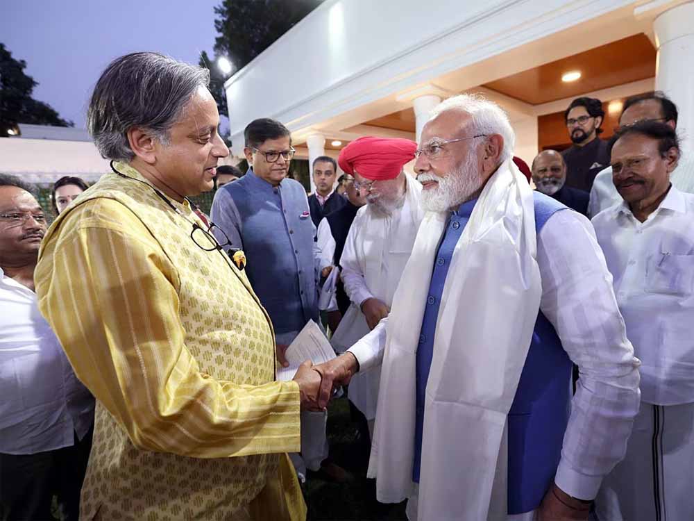 PM मोदी की तारीफ के बाद अटकलों का दौर, शशि थरूर ने साफ कर दिया है कि वह बीजेपी में शामिल नहीं होने वाले PM मोदी की तारीफ के बाद अटकलों का दौर, शशि थरूर ने साफ कर दिया है कि वह बीजेपी में शामिल नहीं होने वाले