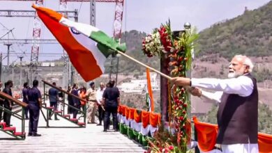 पीएम मोदी ने आज चिनाब रेलवे ब्रिज का किया उद्घाटन, फिर कश्मीर की वंदे भारत को हरी झंडी दिखा किया रवाना