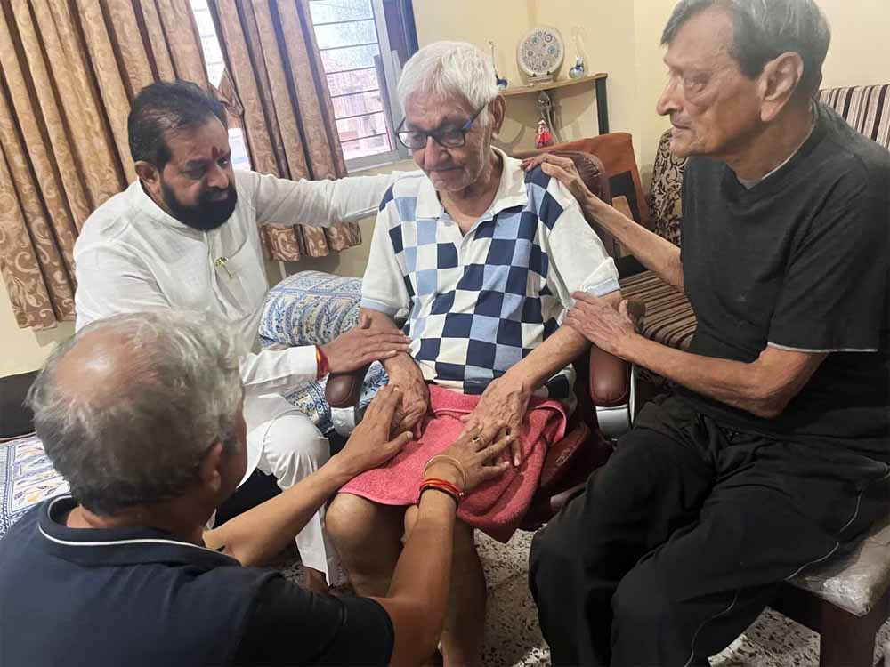 आखिरी उड़ान भरने से कुछ दिन पहले पायलट सुमीत सभरवाल ने अपने पिता से किया था वादा, रह गया अधूरा