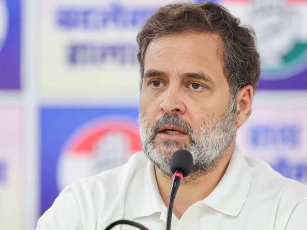 चुनाव आयोग ने पोलिंग स्टेशनों के वेबकास्टिंग फुटेज को सार्वजनिक करने की मांग को किया खारिज, राहुल गाँधी को लगा झटका