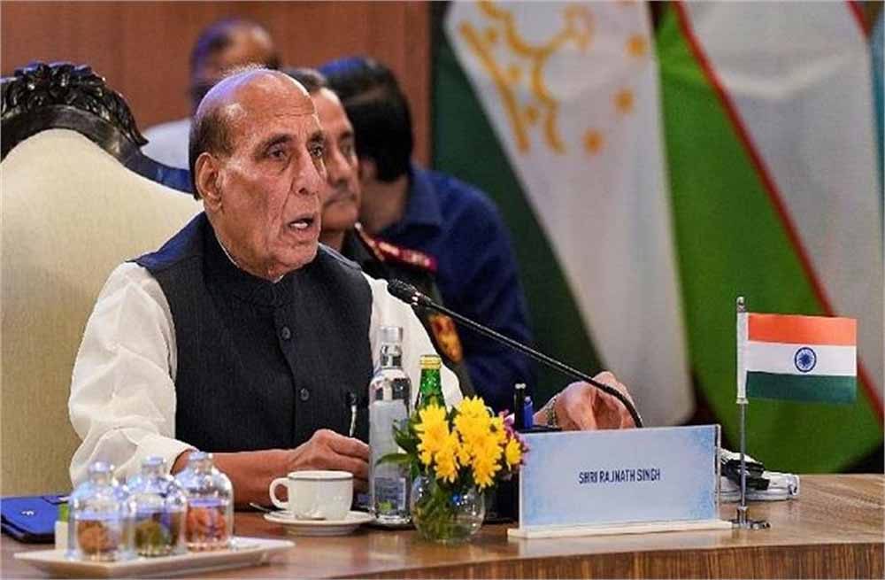 आतंकवाद पर भारत का सख्त रुख, राजनाथ ने SCO बयान पर साइन करने से किया इनकार आतंकवाद पर भारत का सख्त रुख, राजनाथ ने SCO बयान पर साइन करने से किया इनकार