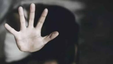 गाजियाबाद में महिला ने दुष्कर्म और ब्लैकमेल कर 24 लाख रुपये के अलावा 25 तोला सोने के जेवर ऐंठने का आरोप लगाया