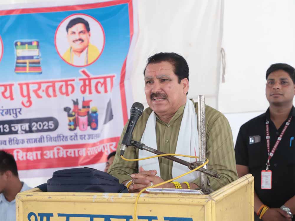 पुस्तक केवल पठन नहीं, सोच की नींव होती है : मंत्री टेटवाल पुस्तक केवल पठन नहीं, सोच की नींव होती है : मंत्री टेटवाल