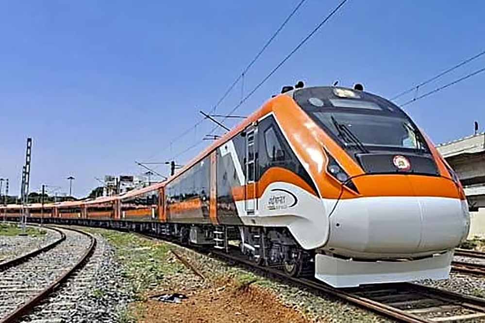 भोपाल-पटना के बीच 1005 किमी का सफर 12 घंटे में पूरा होगा, वंदे भारत स्लीपर ट्रेन की शुरुआत अब जल्द भोपाल-पटना के बीच 1005 किमी का सफर 12 घंटे में पूरा होगा, वंदे भारत स्लीपर ट्रेन की शुरुआत अब जल्द