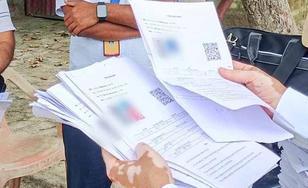 शीर्ष कोर्ट में आज SIR की वैधता पर सुनवाई, बिहार की सियासत गरमाई शीर्ष कोर्ट में आज SIR की वैधता पर सुनवाई, बिहार की सियासत गरमाई