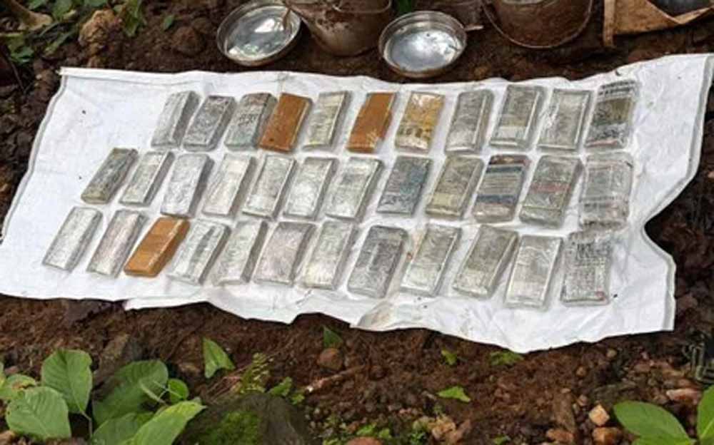 झारखंड के जंगल में मिले 35 लाख नकद, माओवादी कनेक्शन की जांच