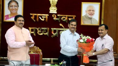 राज्यपाल के अपर मुख्य सचिव गुप्ता को विदाई, प्रमुख सचिव डॉ. कोठारी का हुआ स्वागत