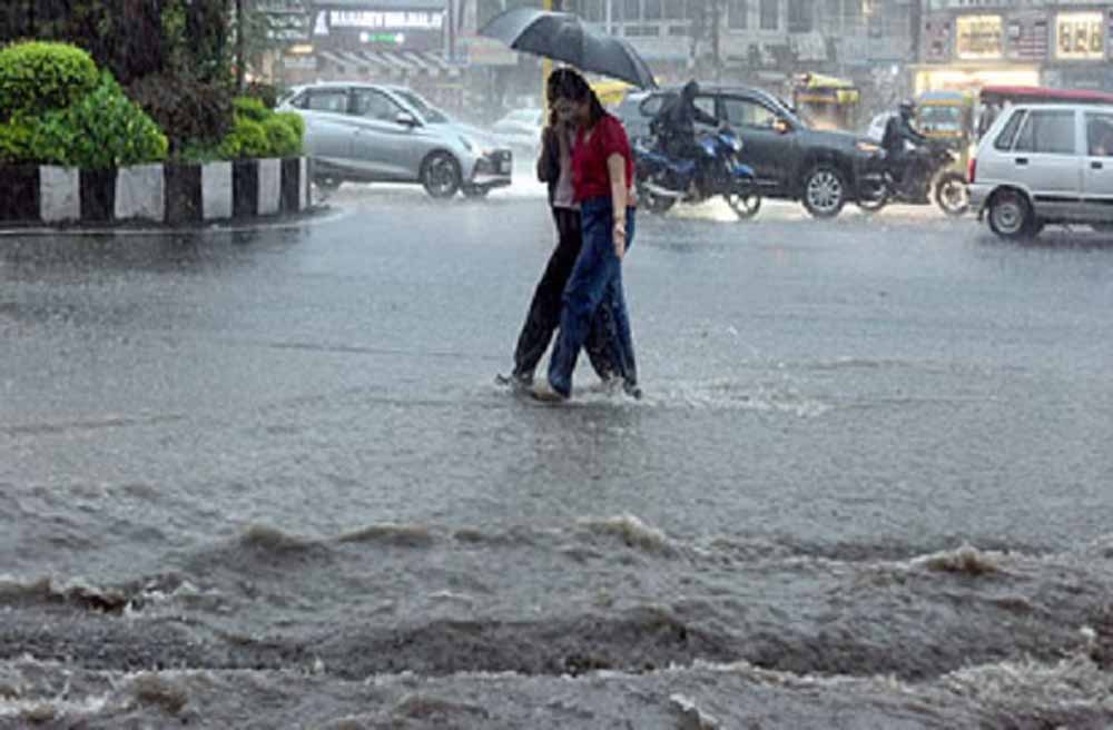 झारखंड में बारिश का कहर जारी, कल इन जिलों में येलो अलर्ट