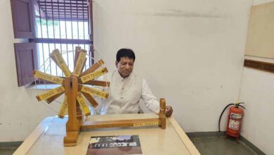 आष्टा विधायक  ने गांधीनगर के इस्कॉन मंदिर में भगवान कृष्ण के दर्शन कर गौमाता का किया पूजन