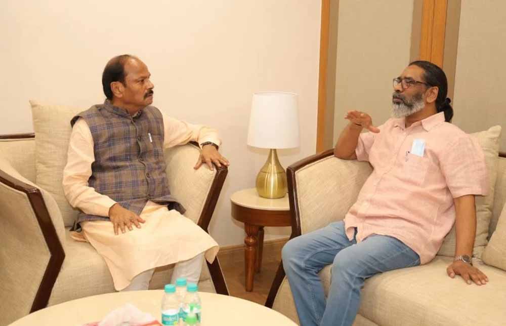 रघुवर दास ने की शिबू सोरेन से मुलाकात, स्वास्थ्य लाभ के लिए बाबा बैद्यनाथ से की प्रार्थना रघुवर दास ने की शिबू सोरेन से मुलाकात, स्वास्थ्य लाभ के लिए बाबा बैद्यनाथ से की प्रार्थना