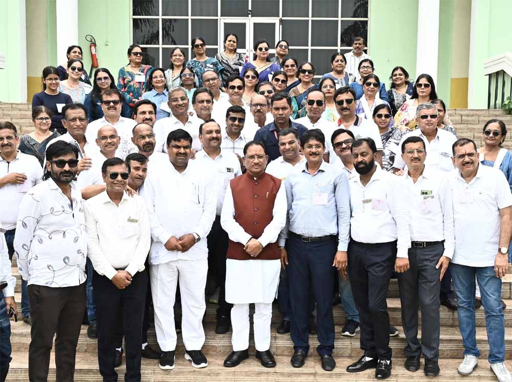 मुख्यमंत्री साय से जैन समाज के प्रतिनिधिमंडल ने की सौजन्य मुलाकात मुख्यमंत्री साय से जैन समाज के प्रतिनिधिमंडल ने की सौजन्य मुलाकात