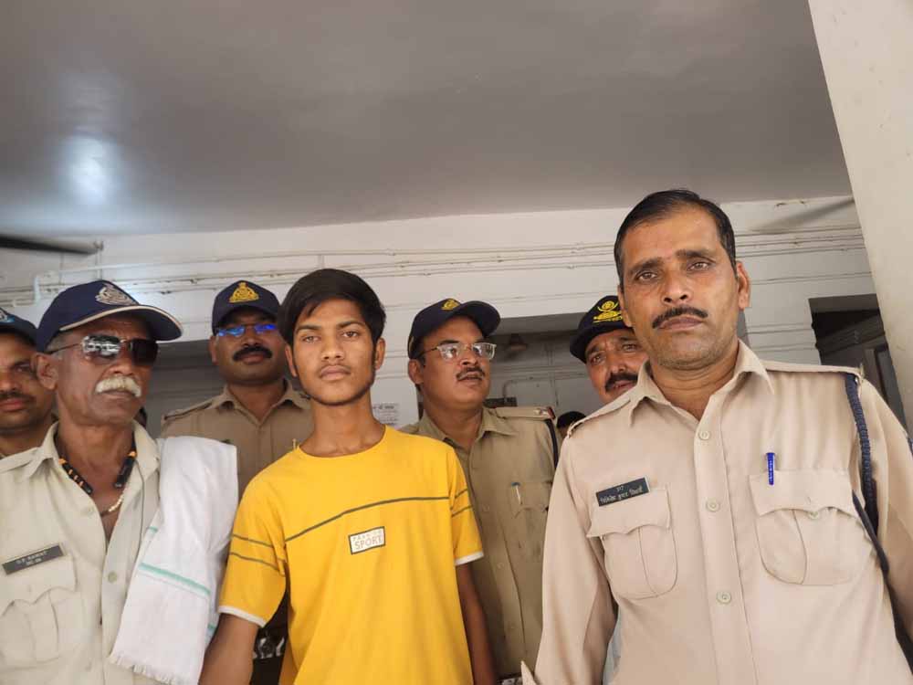 AI साफ्टवेयर का उपयोग कर मां शारदा देवी मंदिर में ब्लास्ट की झूठी अफवाह फैलाने वाला भेजा गया जेल AI साफ्टवेयर का उपयोग कर मां शारदा देवी मंदिर में ब्लास्ट की झूठी अफवाह फैलाने वाला भेजा गया जेल