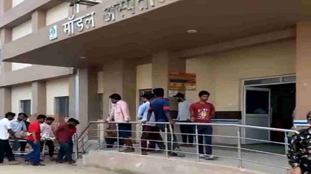 सीवान में बड़ा हादसा: कांवड़ियों से भरी पिकअप पलटी, 30 घायल, 5 की हालत नाजुक
