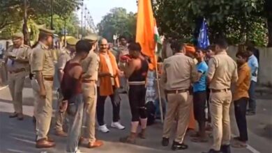 रामपुर-मिलक में कांवड़ खंडित होने पर हंगामा, रेलवे स्टेशन के पास जाम