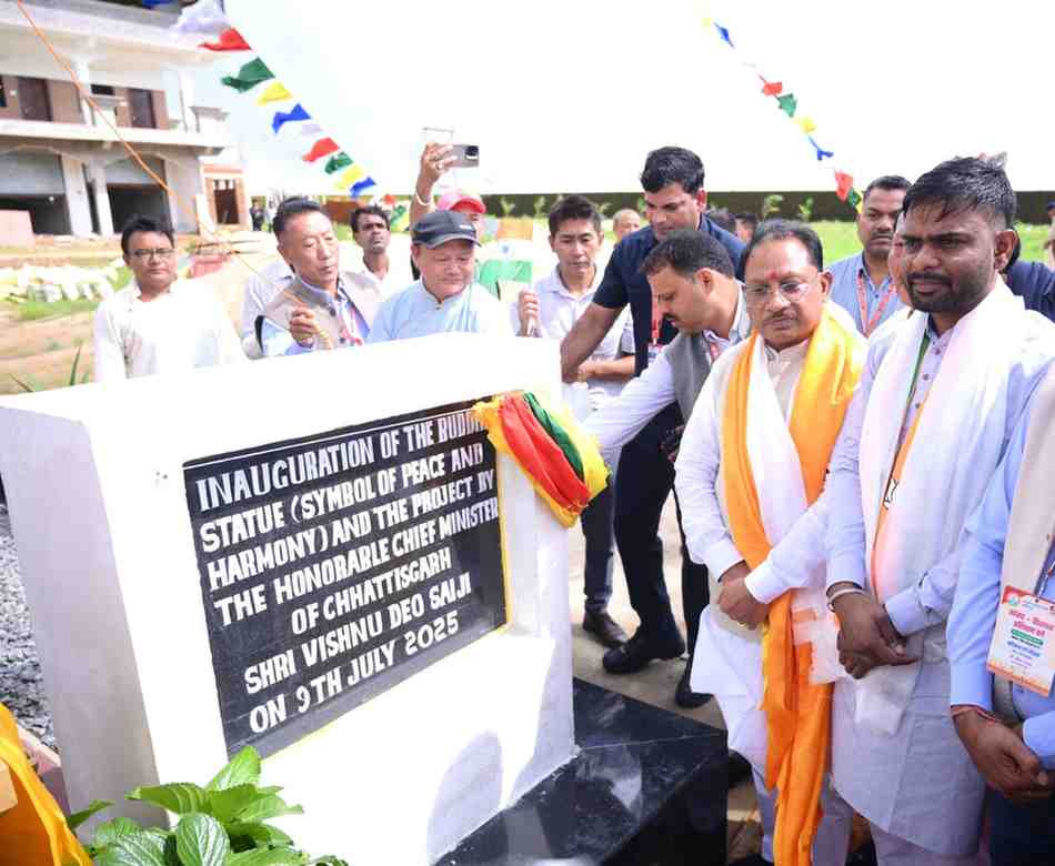 छत्तीसगढ़ में बौद्ध परंपरा की जड़ें अत्यंत गहरी,बुद्ध प्रतिमा की स्थापना से मैनपाट बनेगा शांति और समावेशी संस्कृति की नई पहचान : मुख्यमंत्री छत्तीसगढ़ में बौद्ध परंपरा की जड़ें अत्यंत गहरी,बुद्ध प्रतिमा की स्थापना से मैनपाट बनेगा शांति और समावेशी संस्कृति की नई पहचान : मुख्यमंत्री