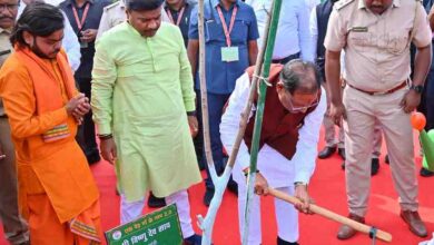 मुख्यमंत्री विष्णु देव साय ने नवीन विधानसभा परिसर में किया पौधारोपण