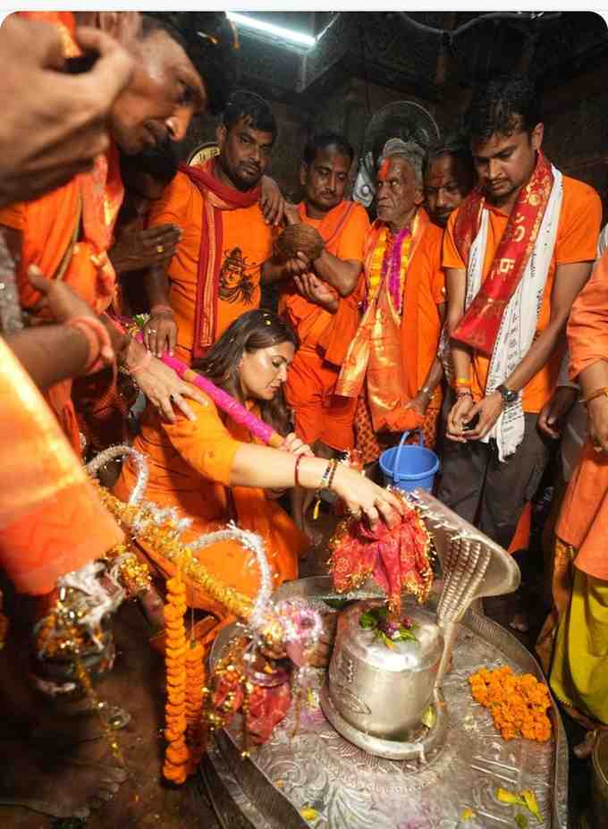 पंडरिया विधायक भावना बोहरा ने सावन माह में अमरकंटक से भोरमदेव तक पूरी की 151 किलोमीटर की कांवड़ यात्रा पंडरिया विधायक भावना बोहरा ने सावन माह में अमरकंटक से भोरमदेव तक पूरी की 151 किलोमीटर की कांवड़ यात्रा