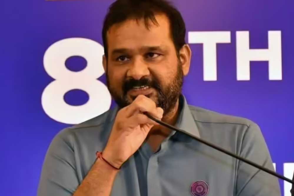 IPL टिकट घोटाले में हैदराबाद क्रिकेट एसोसिएशन अध्यक्ष गिरफ्तार, CID ने दबोचे 5 आरोपी IPL टिकट घोटाले में हैदराबाद क्रिकेट एसोसिएशन अध्यक्ष गिरफ्तार, CID ने दबोचे 5 आरोपी