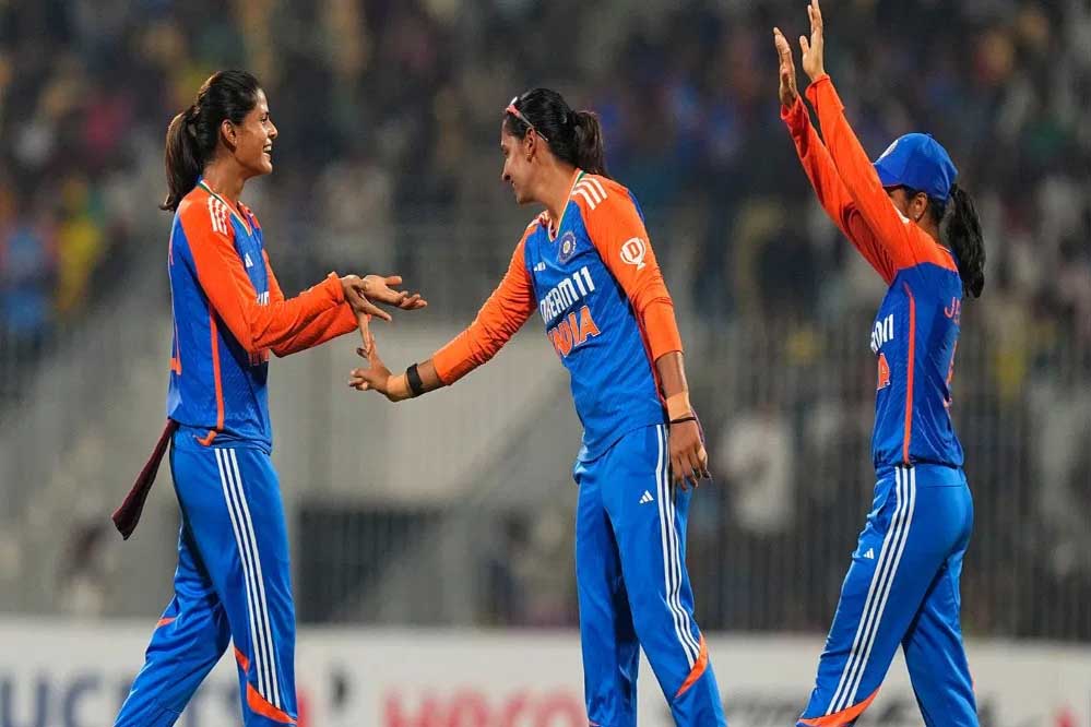 मैनचेस्टर में लड़कियों ने रचा इतिहास! महिला टीम ने पहली बार इंग्लैंड में T20 सीरीज जीती मैनचेस्टर में लड़कियों ने रचा इतिहास! महिला टीम ने पहली बार इंग्लैंड में T20 सीरीज जीती