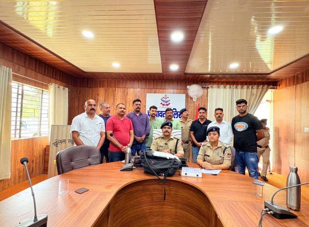 चंपावत-पिथौरागढ़ पुलिस को बड़ी कामयाबी, नेपाल बॉर्डर के नजदीक 10.23 करोड़ की MDMA ड्रग्स बरामद चंपावत-पिथौरागढ़ पुलिस को बड़ी कामयाबी, नेपाल बॉर्डर के नजदीक 10.23 करोड़ की MDMA ड्रग्स बरामद