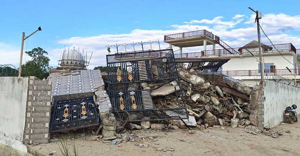 करोड़ों की कोठी ध्वस्त, अब गिराने का खर्च 8 लाख 55 हजार भी छांगुर बाबा से वसूलेगा प्रशासन! करोड़ों की कोठी ध्वस्त, अब गिराने का खर्च 8 लाख 55 हजार भी छांगुर बाबा से वसूलेगा प्रशासन!