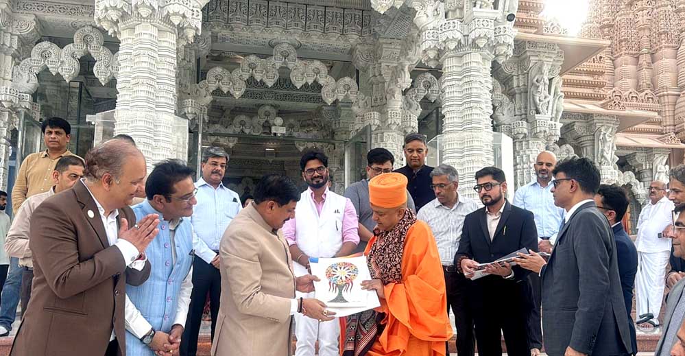 मुख्यमंत्री डॉ. यादव ने बीएपीएस हिन्दू मंदिर में किये दर्शन मुख्यमंत्री डॉ. यादव ने बीएपीएस हिन्दू मंदिर में किये दर्शन