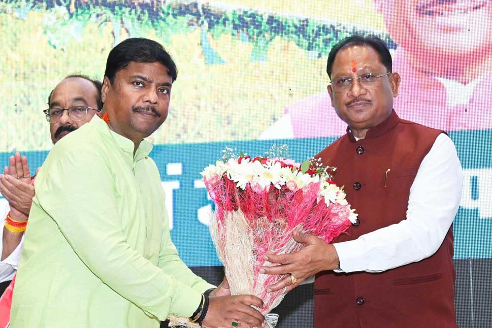 रायपुर : मुख्यमंत्री विष्णु देव साय का आह्वान — ‘वेटलैण्ड मित्र’ बनें, जैविक विरासत को बचाएं रायपुर : मुख्यमंत्री विष्णु देव साय का आह्वान — ‘वेटलैण्ड मित्र’ बनें, जैविक विरासत को बचाएं