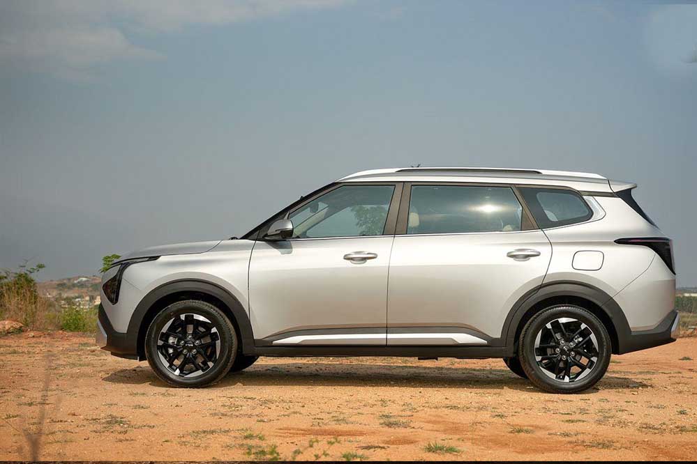 Kia की पहली 7-सीटर इलेक्ट्रिक MPV लॉन्च, मिलेगी 490 KM की रेंज और लग्जरी फीचर्स Kia की पहली 7-सीटर इलेक्ट्रिक MPV लॉन्च, मिलेगी 490 KM की रेंज और लग्जरी फीचर्स