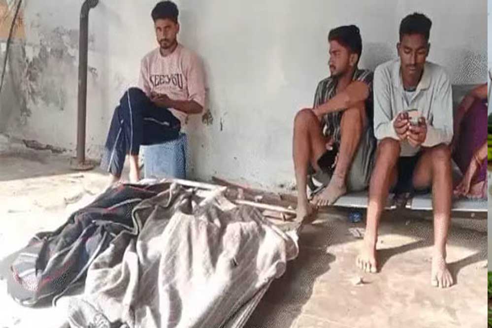 छतरपुर में खेत में बने तालाब में डूबे 3 भाई-बहन, हुई मौत, गांव में पसरा मातम छतरपुर में खेत में बने तालाब में डूबे 3 भाई-बहन, हुई मौत, गांव में पसरा मातम