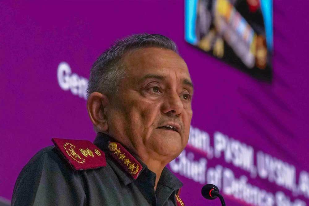 ‘अब लोअर स्पेस की लड़ाई पर फोकस, पाकिस्तानी ड्रोन्स को हमने साबूत गिराया’, बोले CDS अनिल चौहान ‘अब लोअर स्पेस की लड़ाई पर फोकस, पाकिस्तानी ड्रोन्स को हमने साबूत गिराया’, बोले CDS अनिल चौहान