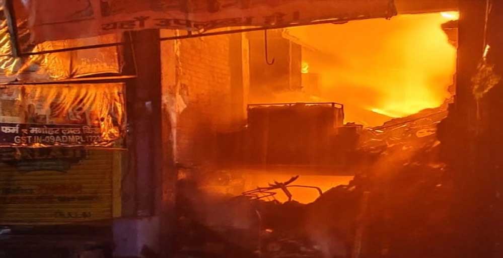 इराक के सुपरमार्केट में भीषण आग, 50 से ज्यादा लोगों की दर्दनाक मौत इराक के सुपरमार्केट में भीषण आग, 50 से ज्यादा लोगों की दर्दनाक मौत