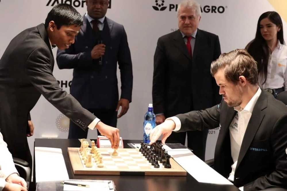 शतरंज में प्रज्ञानंद का धमाका, वर्ल्ड चैंपियन कार्लसन को दी मात शतरंज में प्रज्ञानंद का धमाका, वर्ल्ड चैंपियन कार्लसन को दी मात